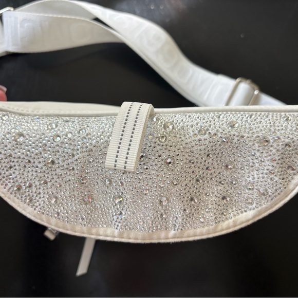 Steve Madden rhinestone fanny pack Crossbody bag - Picture 3 of 6